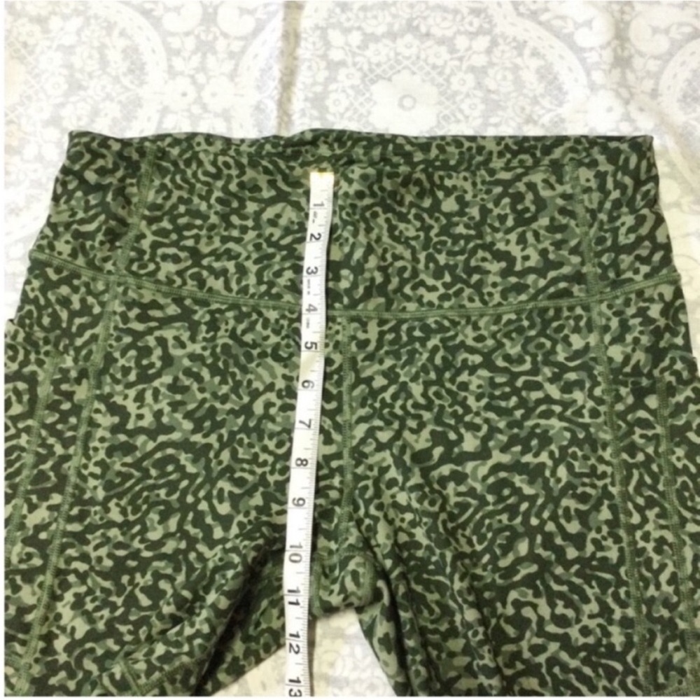 Athleta Shorts XL - Picture 4 of 9